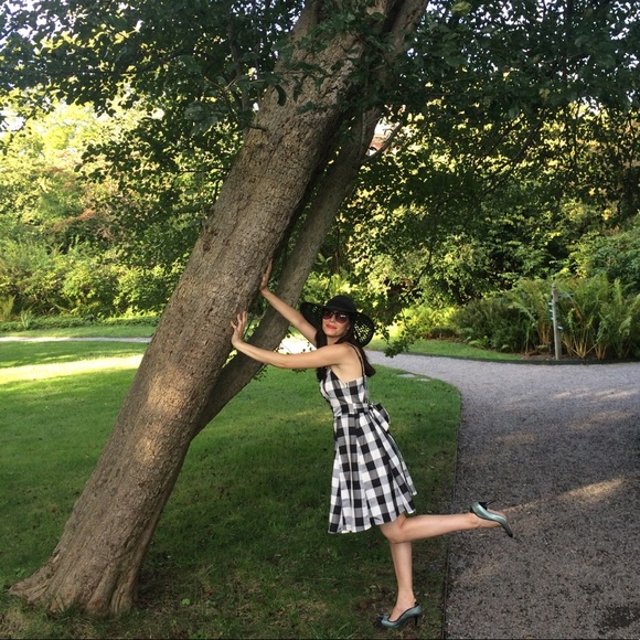 Meet your Posher, Cara - Picture 5 of 5